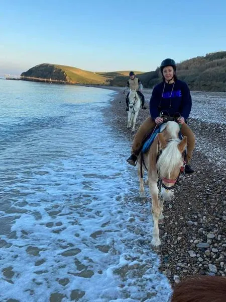 Passeggiata a cavallo in riva al mare a Punta Aderci da Vasto