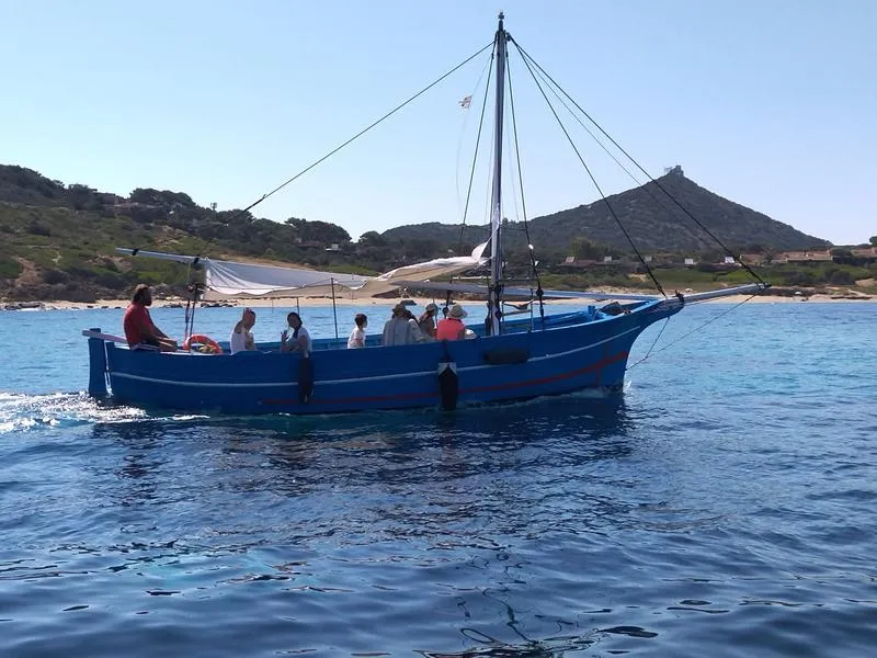 Gita in barca di gruppo da Villasimius con snorkeling
