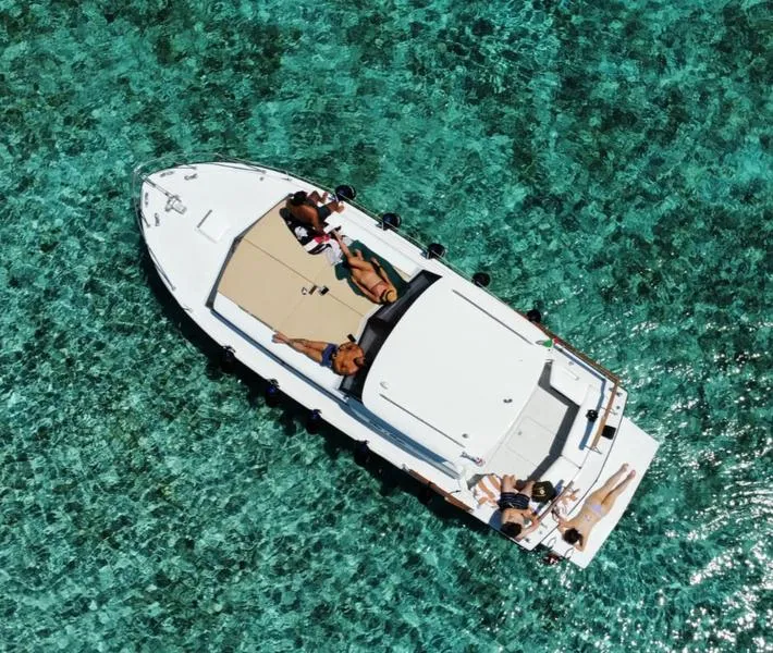 Giornata in motoscafo d’epoca con pranzo da Palau