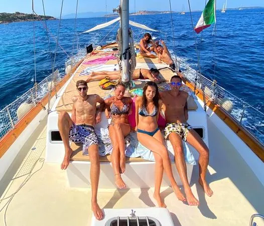 Escursione in veliero alla Maddalena con pranzo a bordo