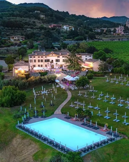 Giornata in piscina sulle colline del Lago di Garda