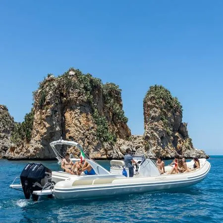 Escursione in gommone alla Riserva dello Zingaro da Castellammare