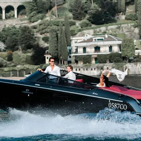 Giro in motoscafo Cranchi da Como in esclusiva