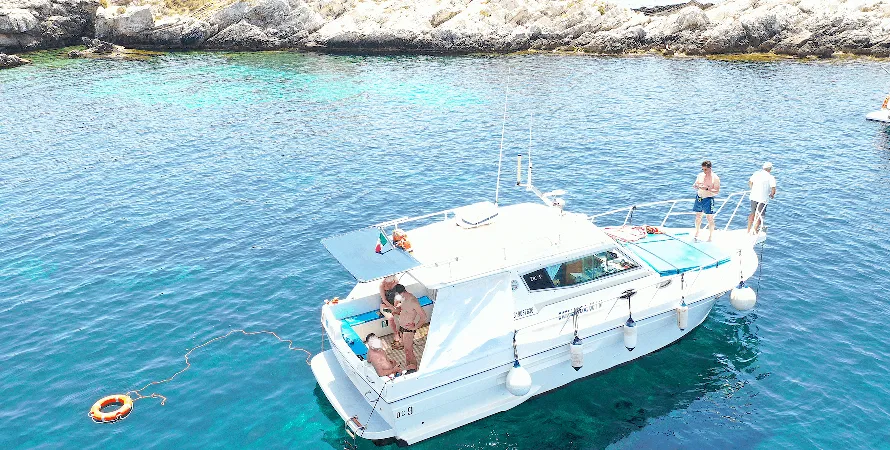 Giornata in barca a Favignana e alle Isole Egadi