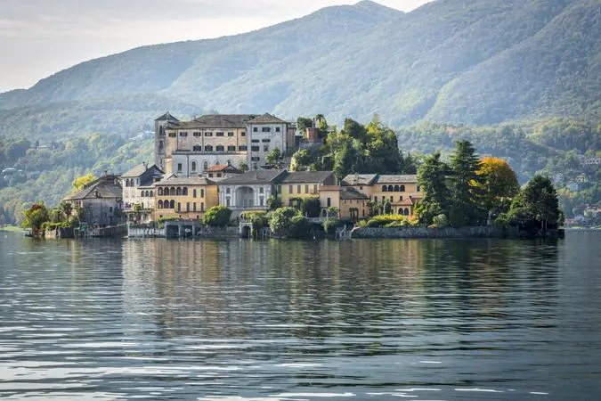Collegamento in barca da Orta all'Isola di San Giulio