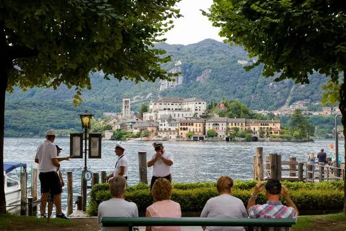 Collegamento in barca da Orta all'Isola di San Giulio