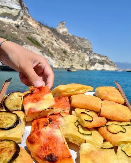 Escursione in barca da Cagliari e snorkeling
