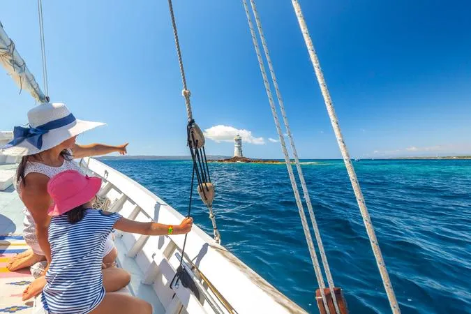 Escursione in barca a Carloforte con pranzo a bordo