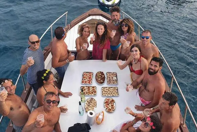 Escursione in barca a Marzamemi con pranzo tipico a bordo
