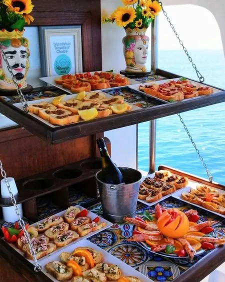 Escursione in barca a Marzamemi con pranzo tipico a bordo