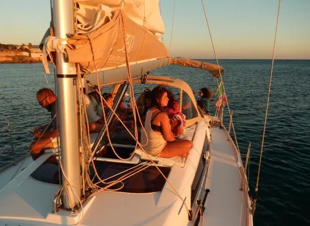 Escursione in barca a vela con aperitivo da Alghero