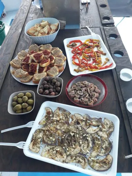 Pescaturismo nelle calette di Favignana con pranzo di pescato