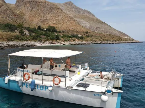Escursione in catamarano nella Riserva dello Zingaro da Castellammare del Golfo