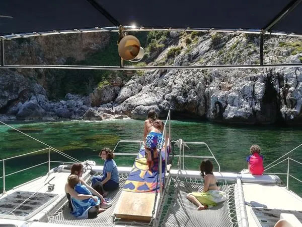 Escursione in catamarano nella Riserva dello Zingaro da Castellammare del Golfo