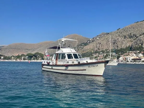 Escursione in barca da Palermo con aperitivo tipico