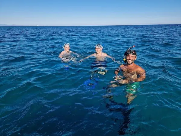 Escursione in gommone lungo la costa di Cagliari