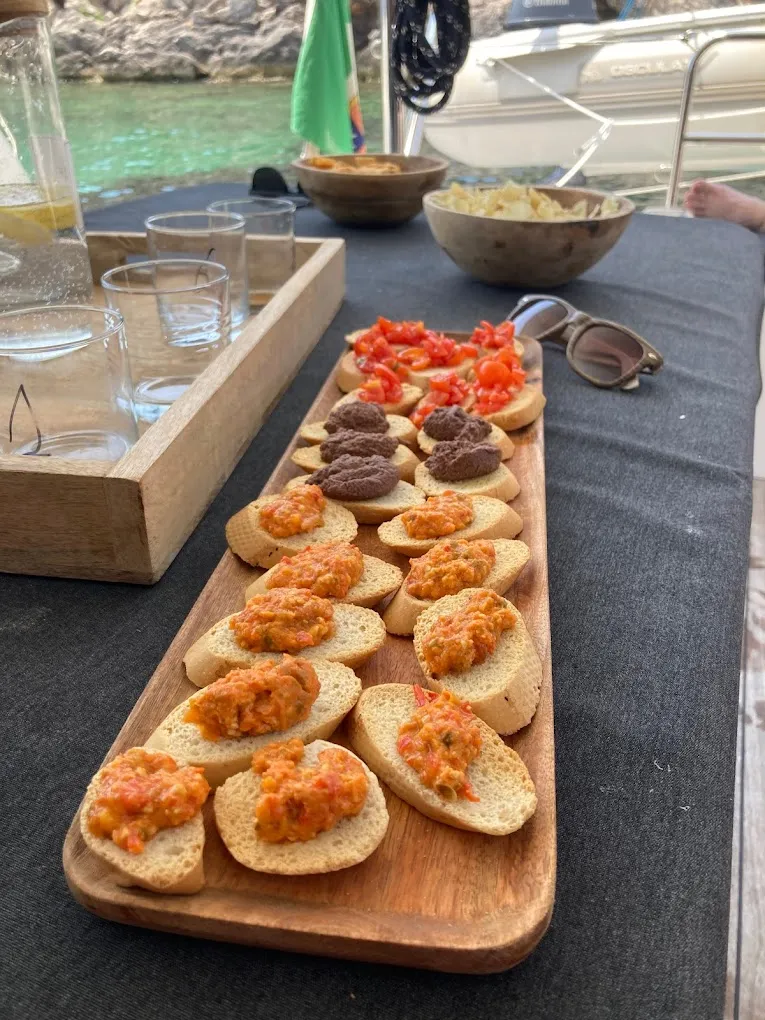 Giornata in catamarano da Alghero con pranzo