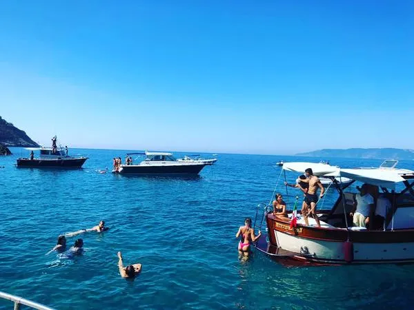 Escursione in barca all'isola del Giglio da Porto Santo Stefano