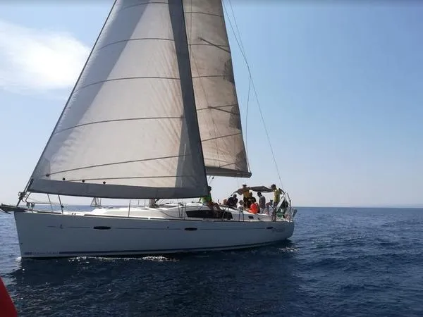 Escursione in barca a vela con aperitivo da Catania