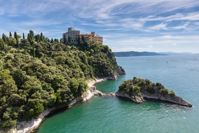 Giro in barca a vela d'epoca nel Golfo di Trieste con aperitivo