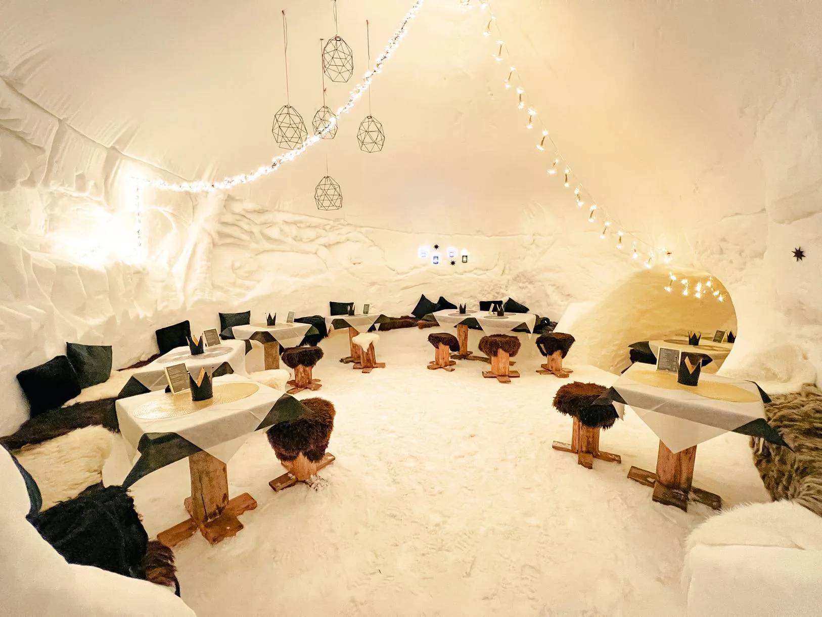 Notte in igloo in Valle Aurina con cena tipica