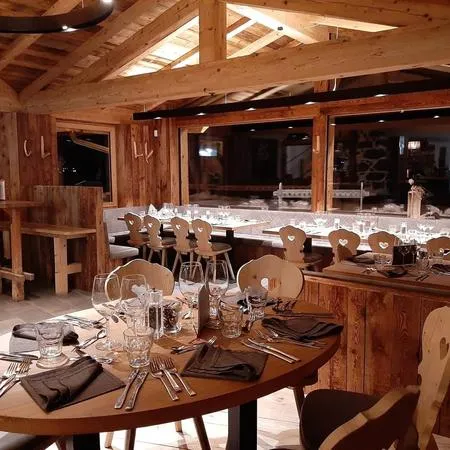 Cena in baita con gatto delle nevi a Canazei