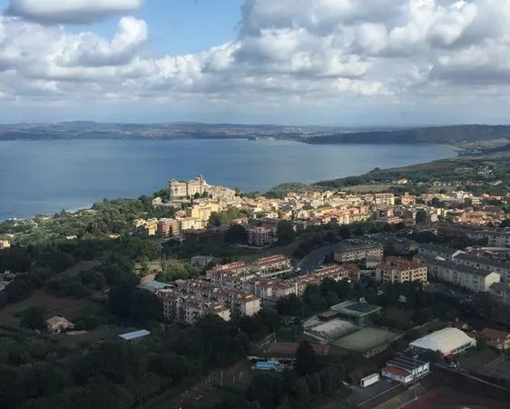 Giro in elicottero panoramico su Roma e il lago di Bracciano
