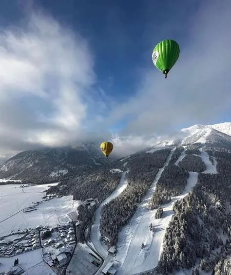 Giro in mongolfiera in Val Pusteria sulle Dolomiti