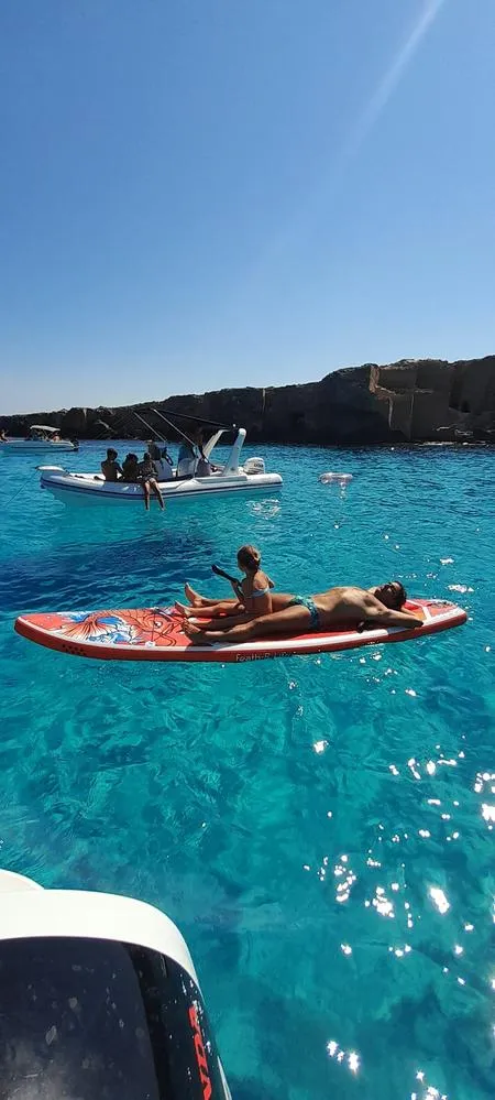 Escursione in gommone a Favignana da Marsala