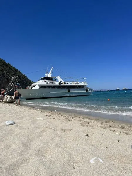 Mini crociera in motonave da Arbatax con pranzo nel Golfo di Orosei