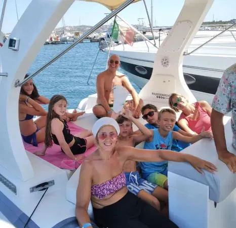 Escursione in gommone da Palau con skipper e snorkeling