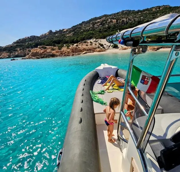 Escursione in gommone da Palau con skipper e snorkeling