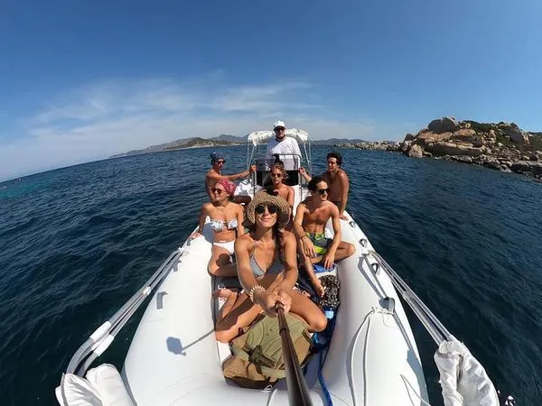 Tour in gommone tra Capo Carbonara e l'Isola dei Cavoli