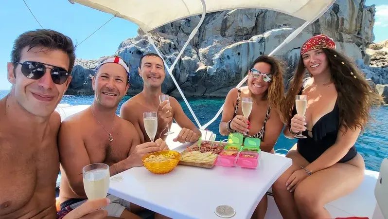 Giornata in motoscafo con partenza dalla Marina di Villasimius