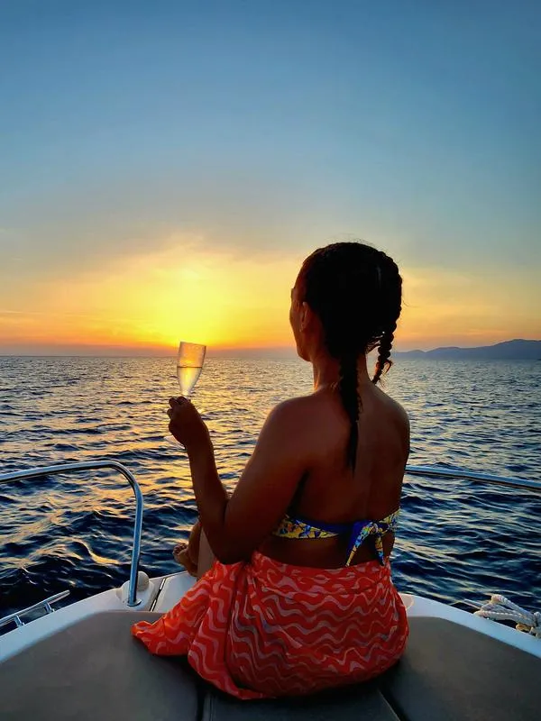 Aperitivo al tramonto in barca a Villasimius