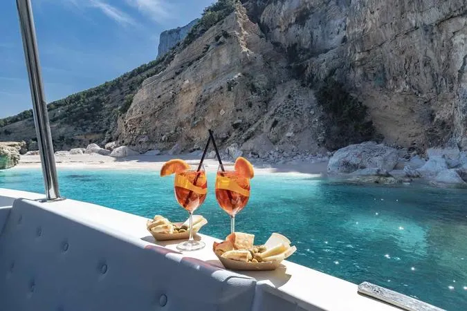 Minicrociera in motonave da Cala Gonone con soste bagno