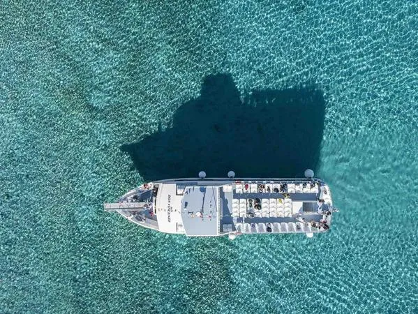 Minicrociera in motonave da Cala Gonone con soste bagno