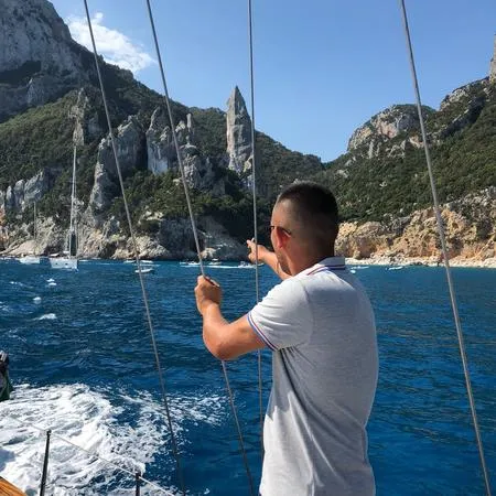 Escursione in barca a vela con pranzo nel Golfo dell'Ogliastra da Arbatax