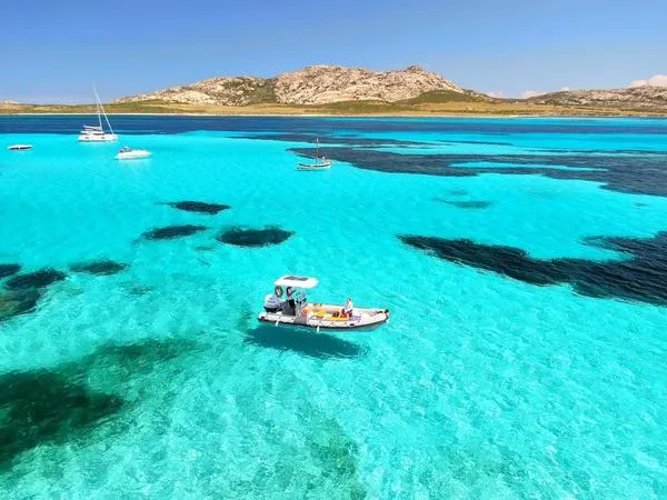 Gita in gommone elettrico con soste bagno all'Asinara da Porto Torres