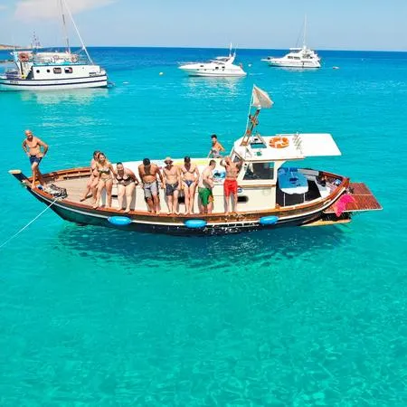 Escursione in gozzo in legno con pranzo a bordo all'Asinara