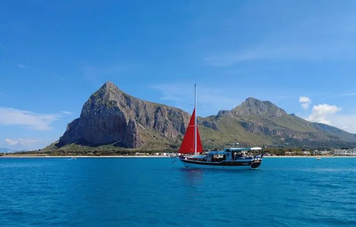 Gita in caicco con pranzo nella Riserva Naturale dello Zingaro