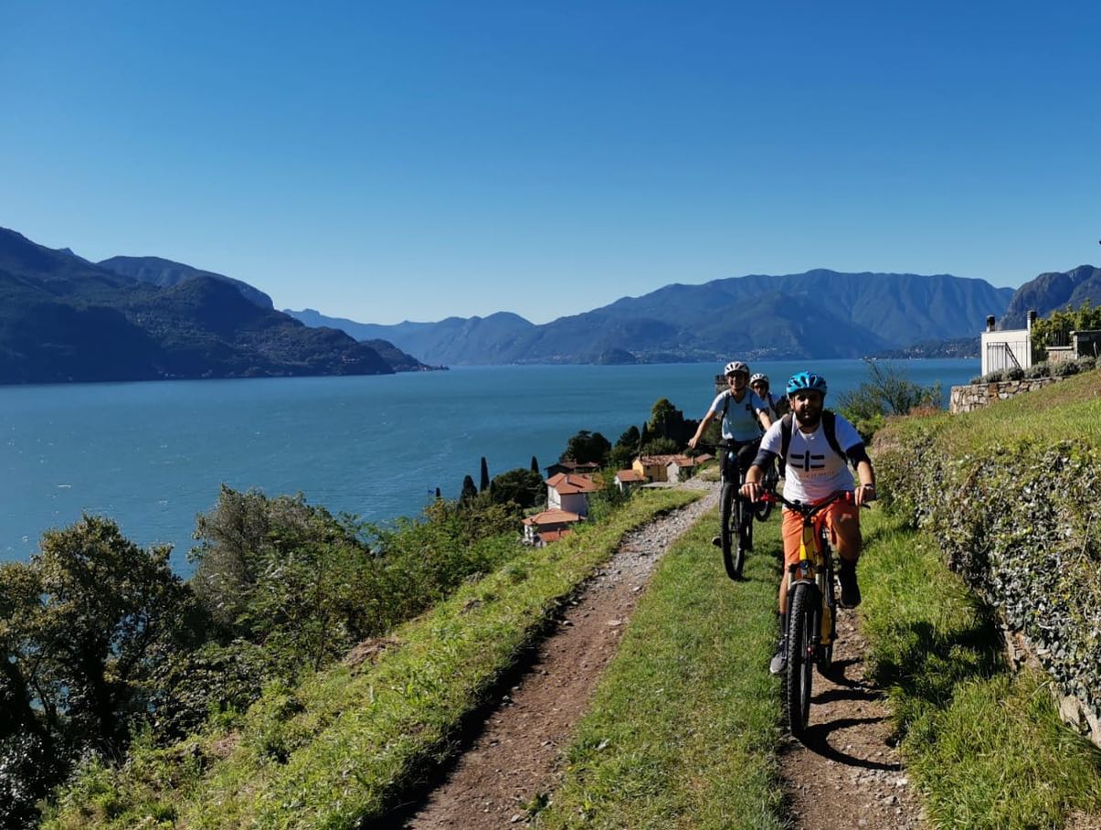 Giri in Bicicletta ed E-Bike: I migliori 20 in Italia con noleggio incluso